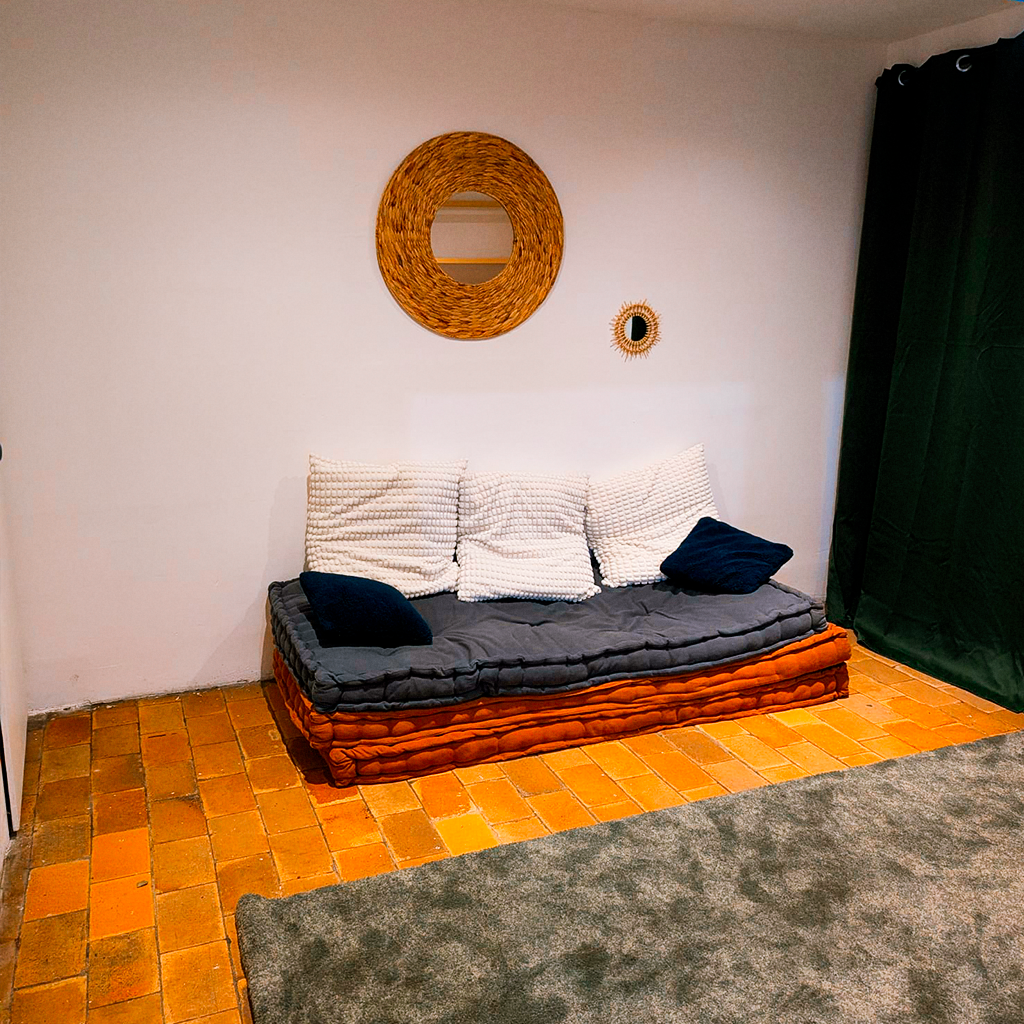 salle-relax-detente-le-refuge-coworking-campement